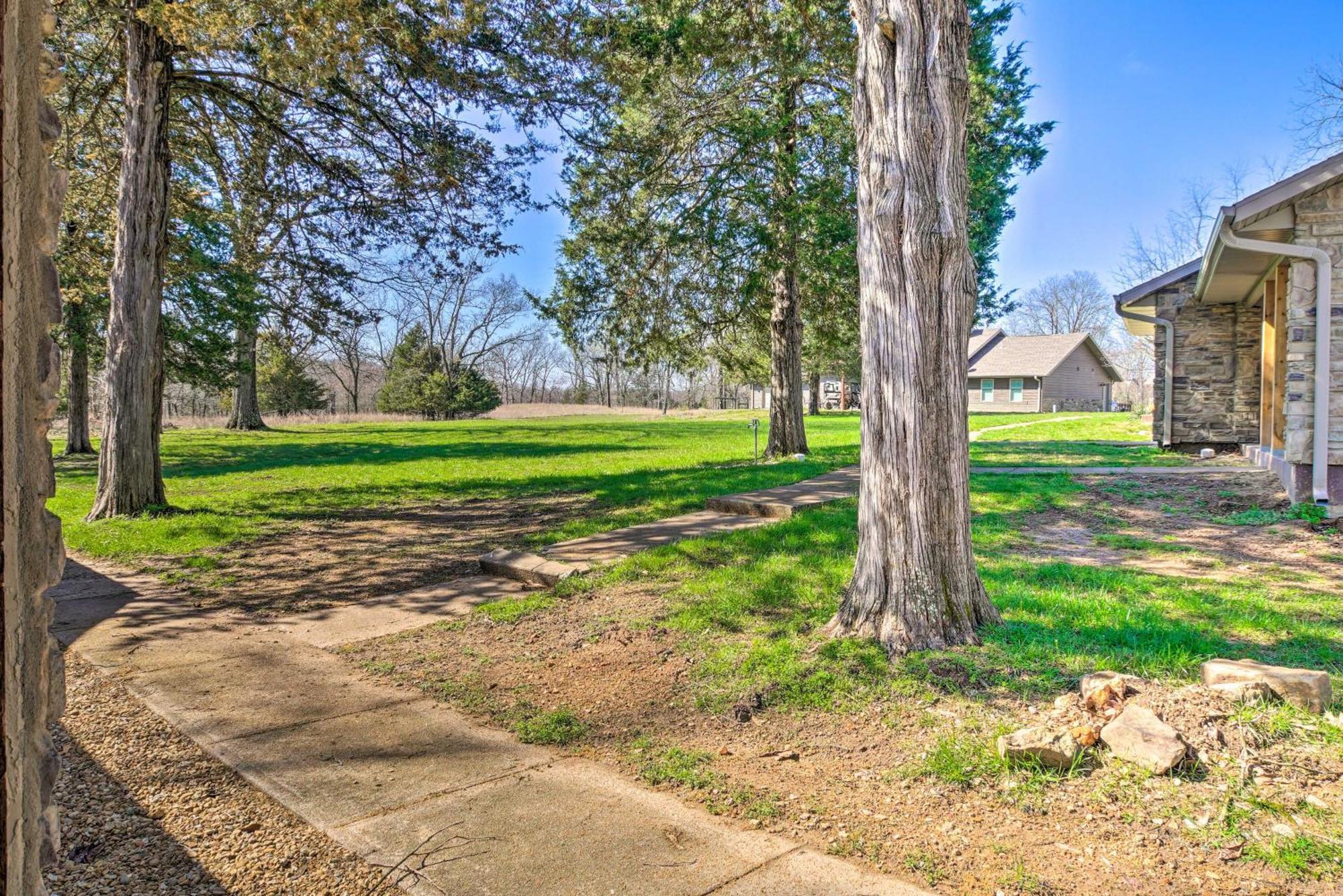 The Cozy Cottage With Lake Taneycomo Access! ブランソン エクステリア 写真